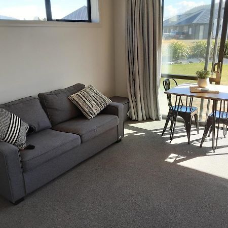 Two Thumbs Unit 2 Apartment Лейк Текапо Екстериор снимка