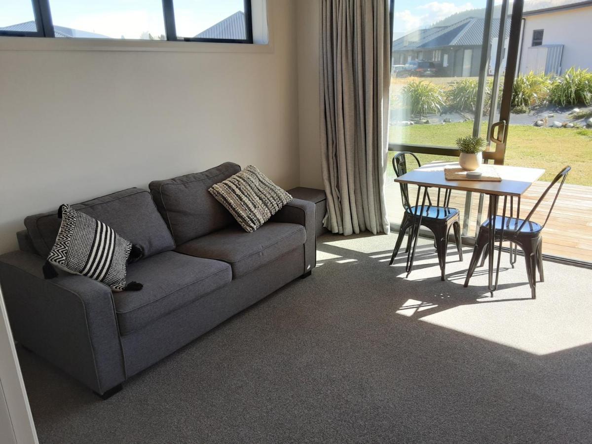Two Thumbs Unit 2 Apartment Лейк Текапо Екстериор снимка
